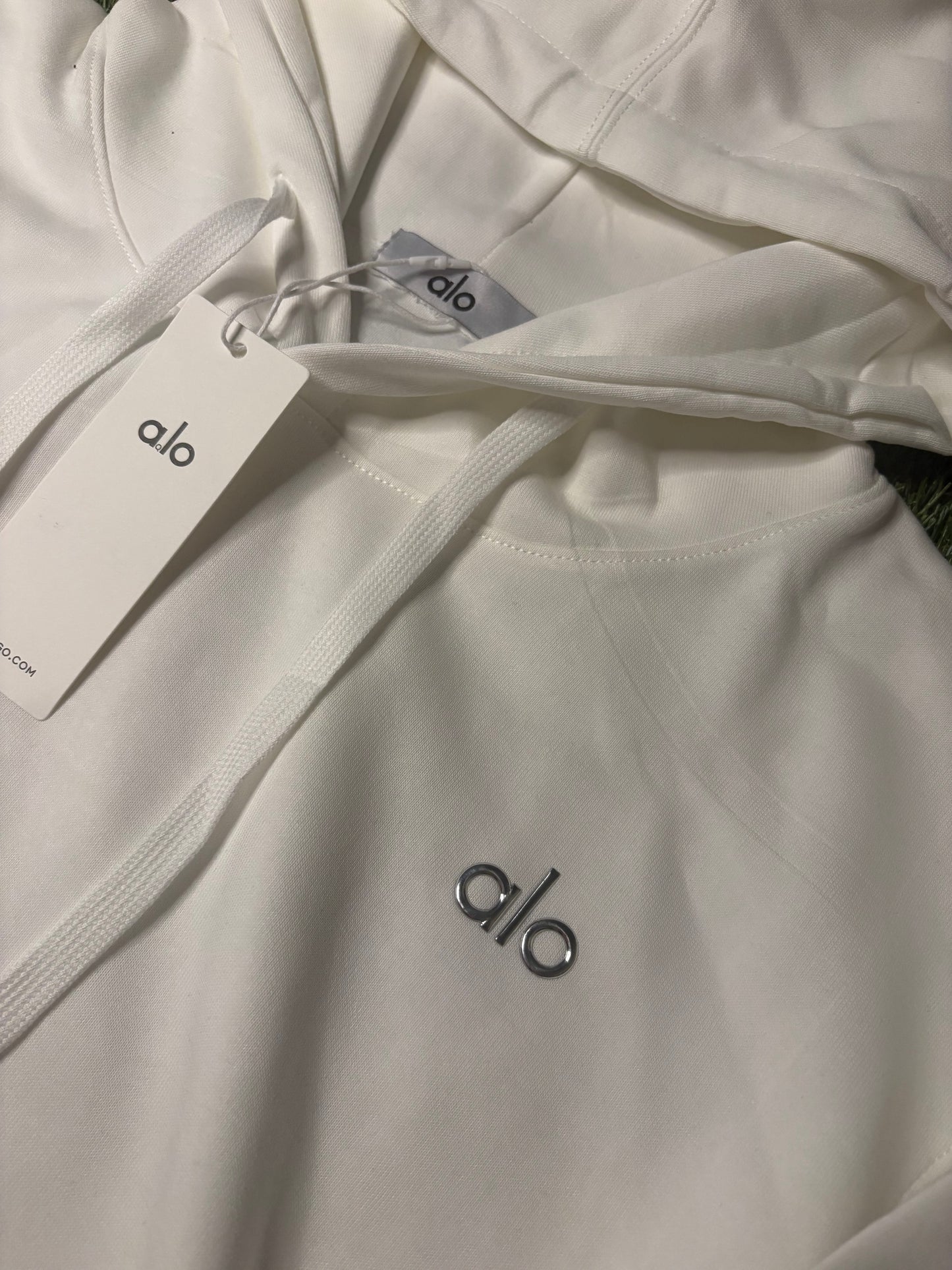 ALO Hoodie (White)